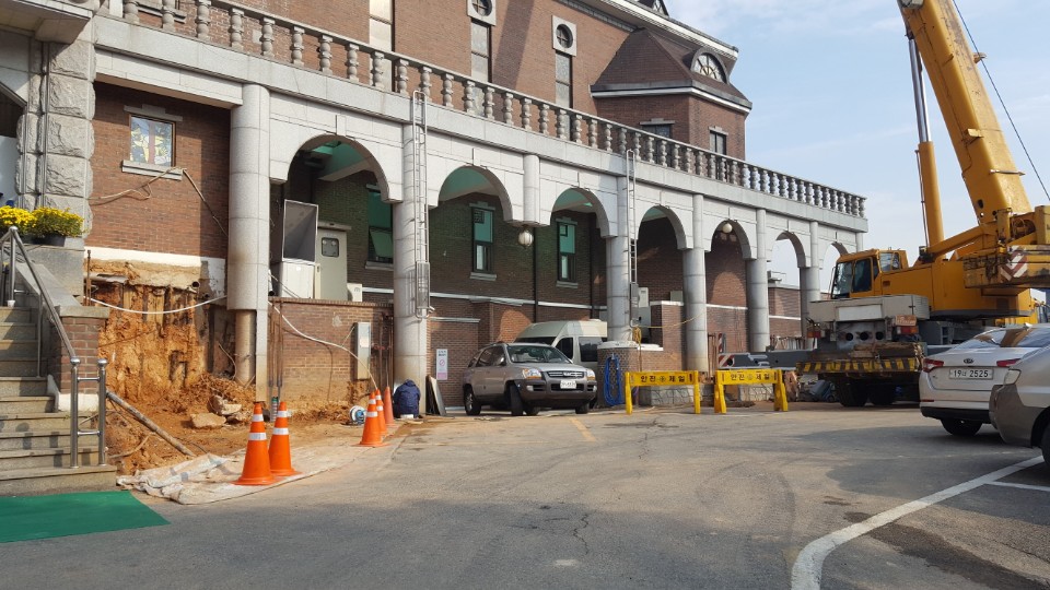 Unam Church extension foundation reinforcement